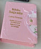 Biblia Sagrada - Gigante Botao Rosa e Caneta | ARC - João Ferreira de Almeida- Harpa e Índice por Cores - Acompanha caneta